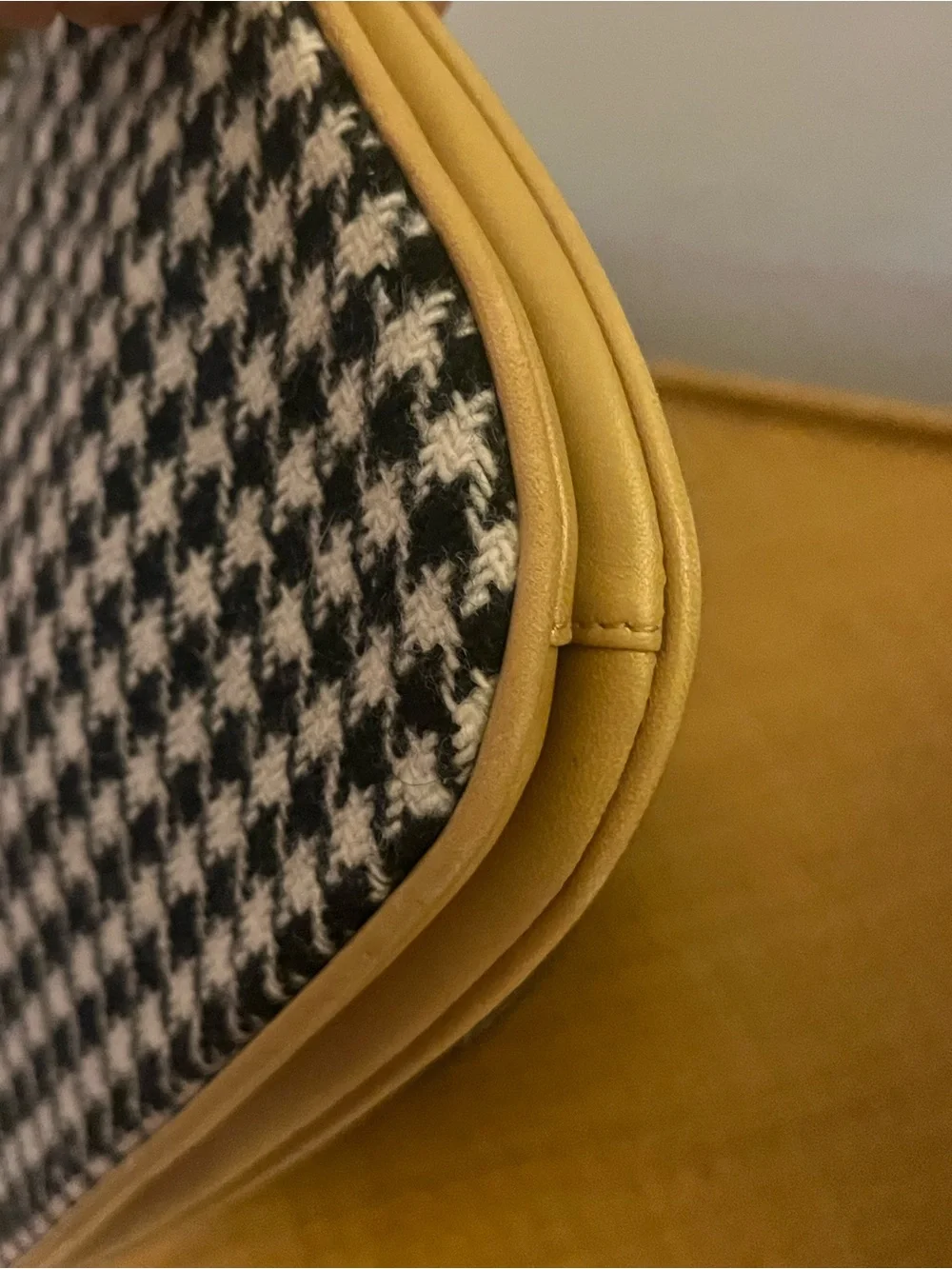 Vintage 2001 Coach Boucle Girlie houndstooth E1K-8161
